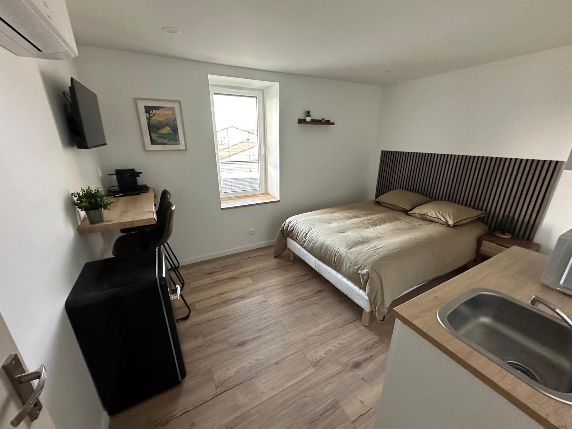 Le Qg Aparthotel Codolet Bagian luar foto